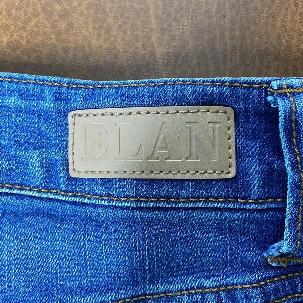 Womans shorts - Picture 3 of 5